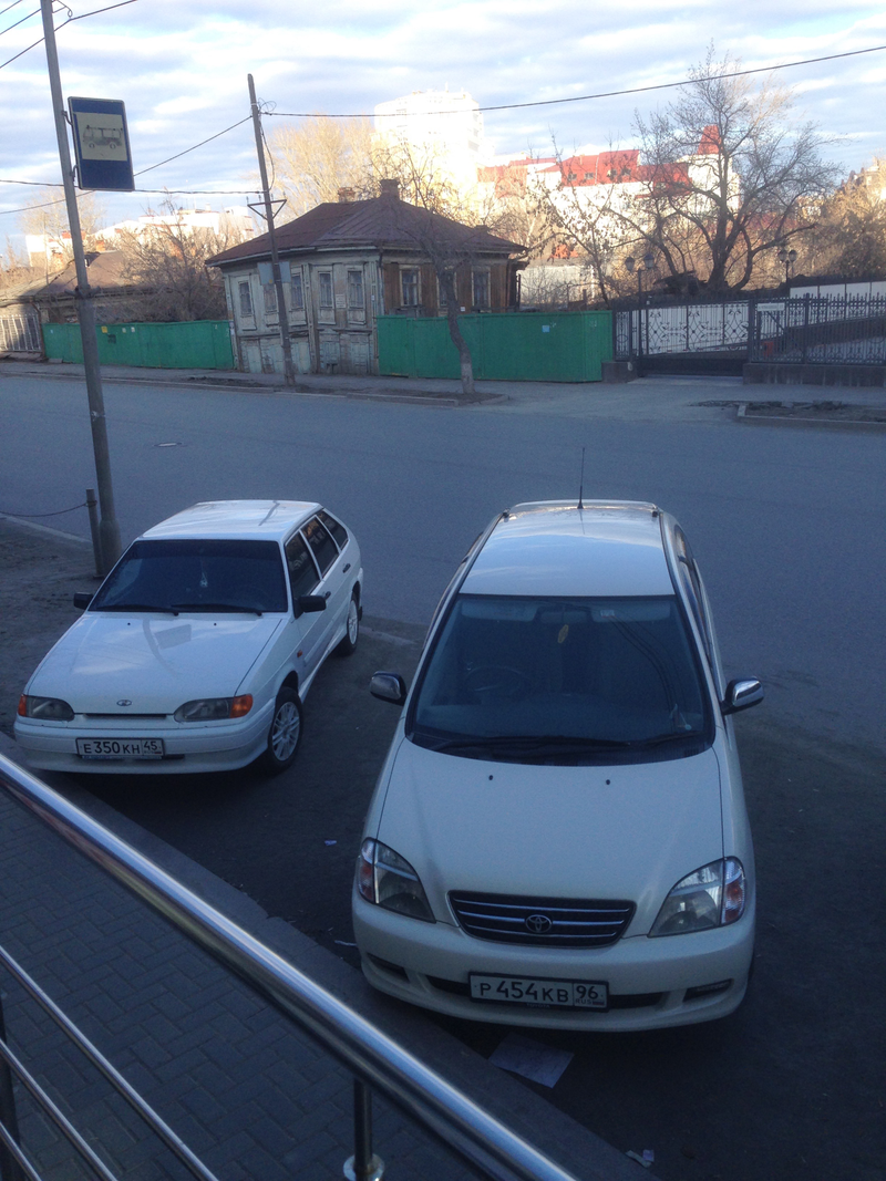 Illustration for article titled Photos I took of cars when I was in Russia